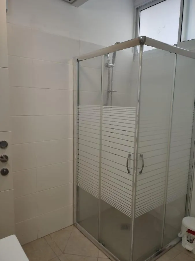 חיפה Bahahi Garden Suites 0*,